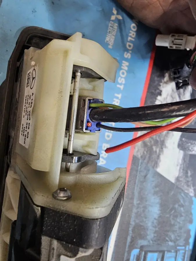 Repairing a broken vehicle wiring connector