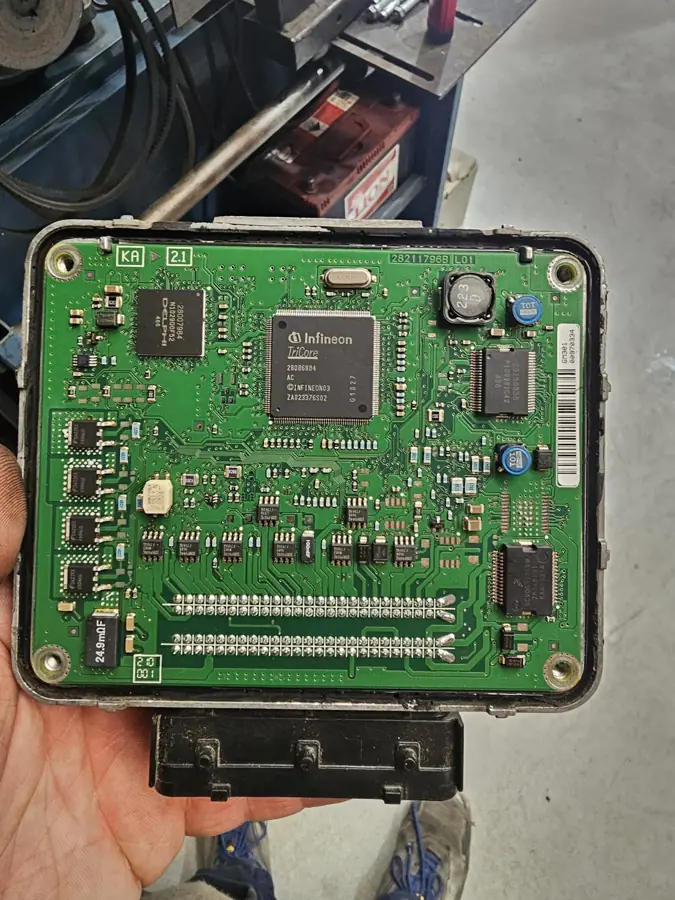 Failed engine ECU replaced by Filip on-site
