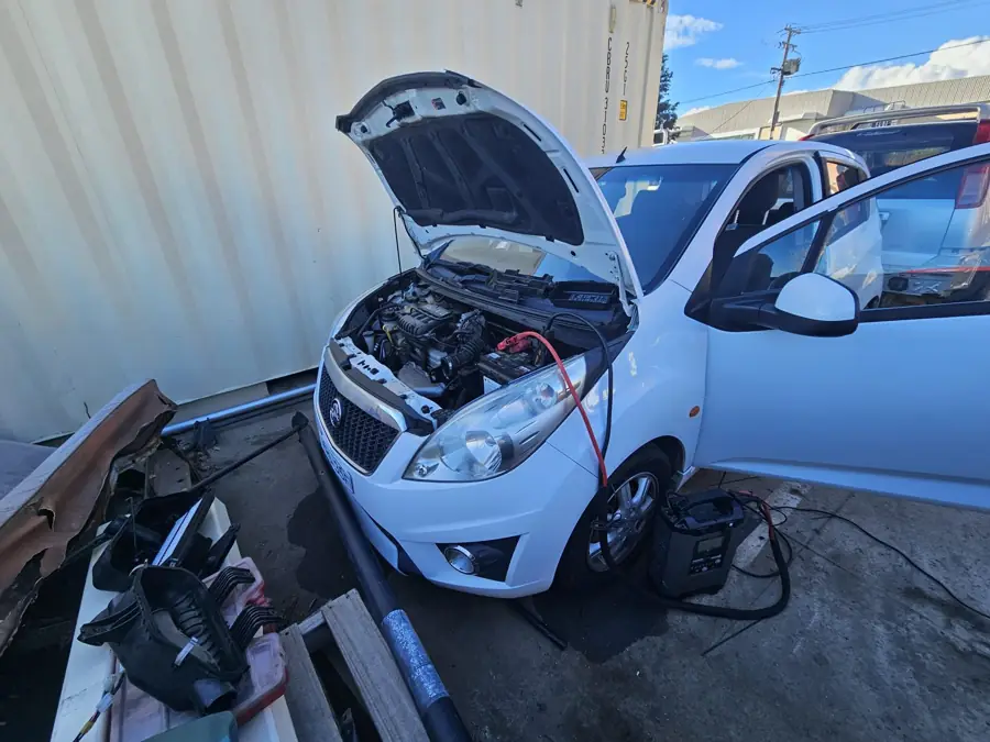 Mobile A/C regas on a work ute at the customer’s workplace