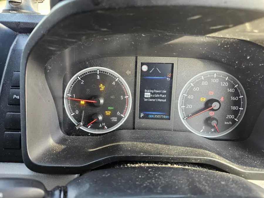 Dash cluster warning light diagnosed and cleared with dealer-level scan